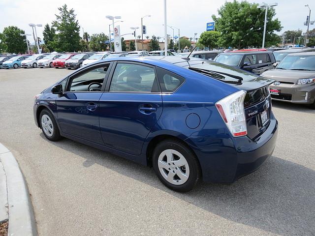 2010 Toyota Prius SLT - MEGA Cab4x4