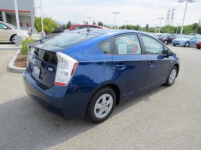 2010 Toyota Prius SLT - MEGA Cab4x4