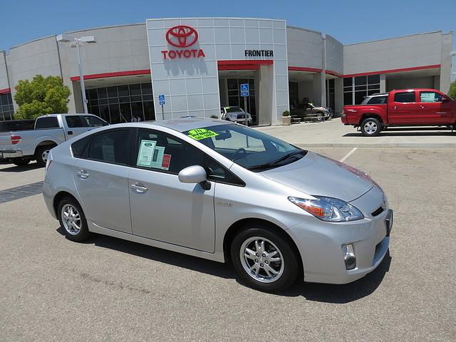 2010 Toyota Prius SLT - MEGA Cab4x4