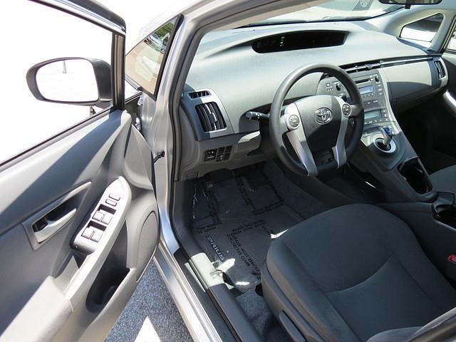 2010 Toyota Prius SLT - MEGA Cab4x4