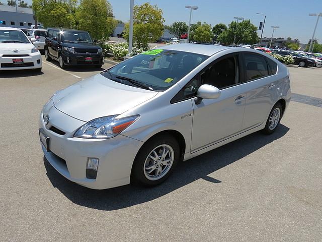 2010 Toyota Prius SLT - MEGA Cab4x4