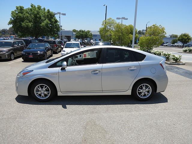 2010 Toyota Prius SLT - MEGA Cab4x4