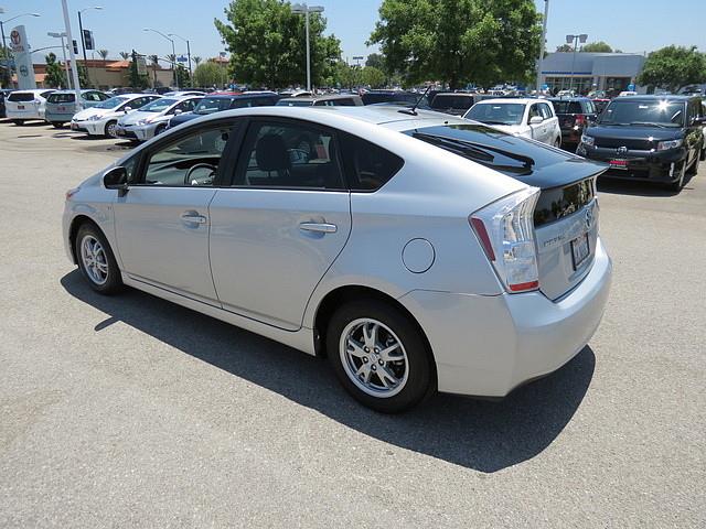 2010 Toyota Prius SLT - MEGA Cab4x4