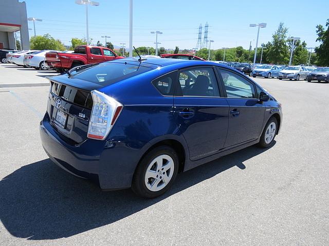 2010 Toyota Prius SLT - MEGA Cab4x4