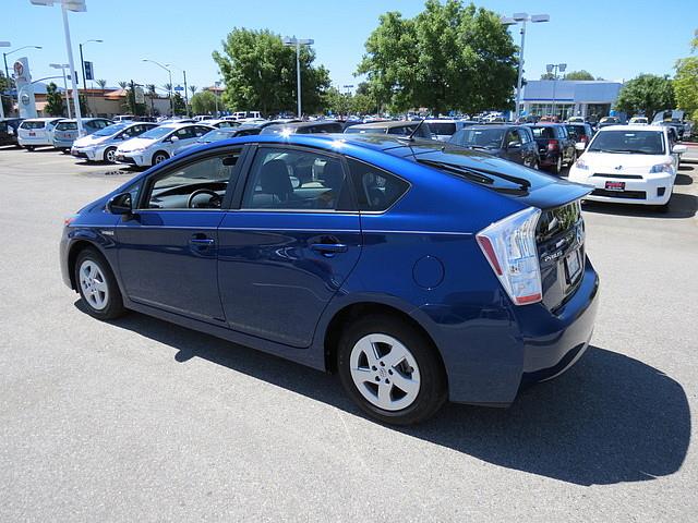 2010 Toyota Prius SLT - MEGA Cab4x4