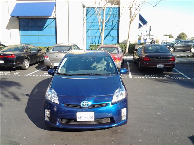 2011 Toyota Prius LTZ 4x4 Nav DVD