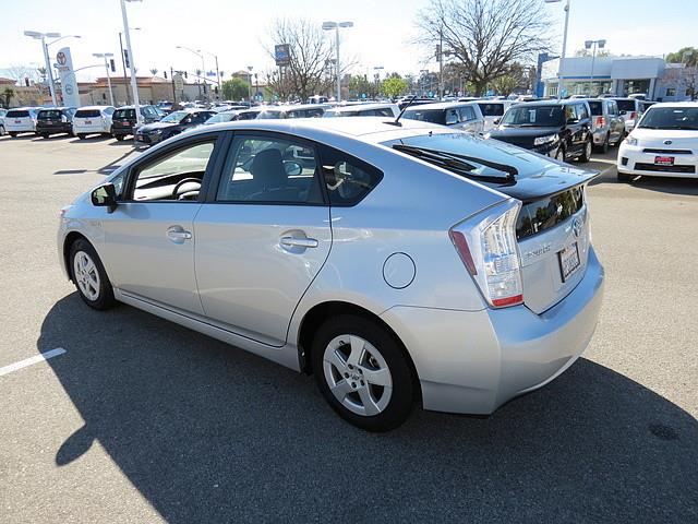 2011 Toyota Prius SLT - MEGA Cab4x4