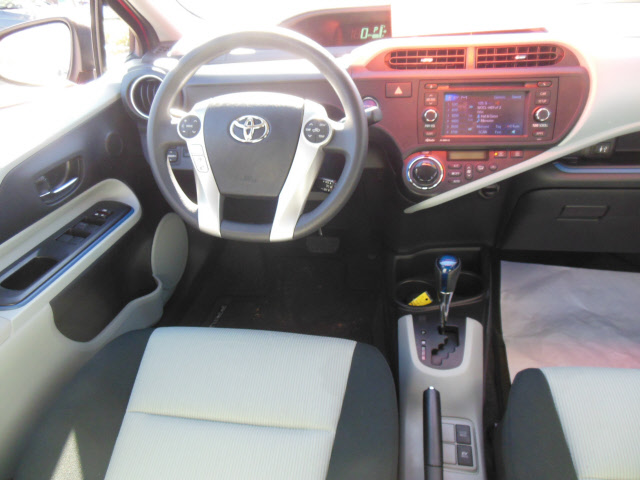 2012 Toyota Prius c Sltunder Deposit