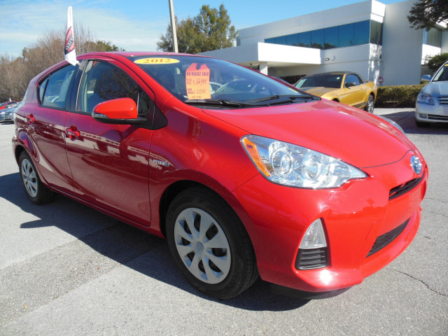 2012 Toyota Prius c Sltunder Deposit