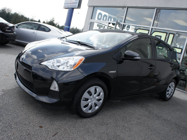 2012 Toyota Prius c Sltunder Deposit