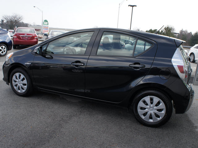 2012 Toyota Prius c Sltunder Deposit