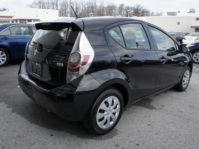 2012 Toyota Prius c Sltunder Deposit