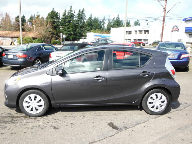 2012 Toyota Prius c Sltunder Deposit