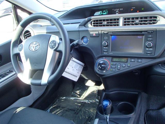 2013 Toyota Prius c G 15