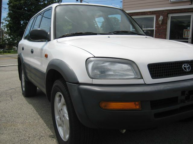 1997 Toyota RAV4 Volante S