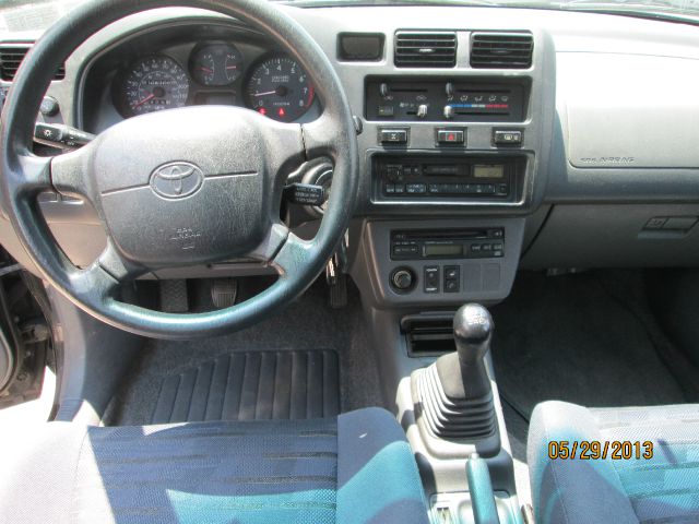 1997 Toyota RAV4 Volante S