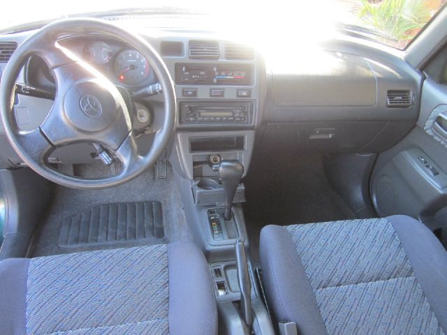 1999 Toyota RAV4 Volante S