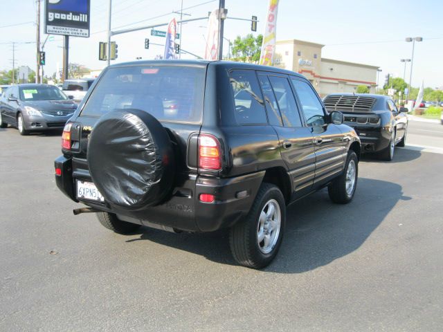 1999 Toyota RAV4 Volante S