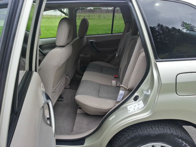 2001 Toyota RAV4 Ram 3500 Diesel 2-WD