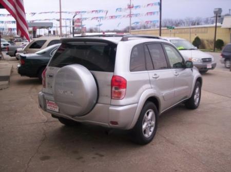 2003 Toyota RAV4 XLE W/moon-roof