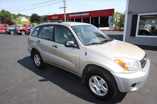 2004 Toyota RAV4 528ia 4dr Sdn Auto