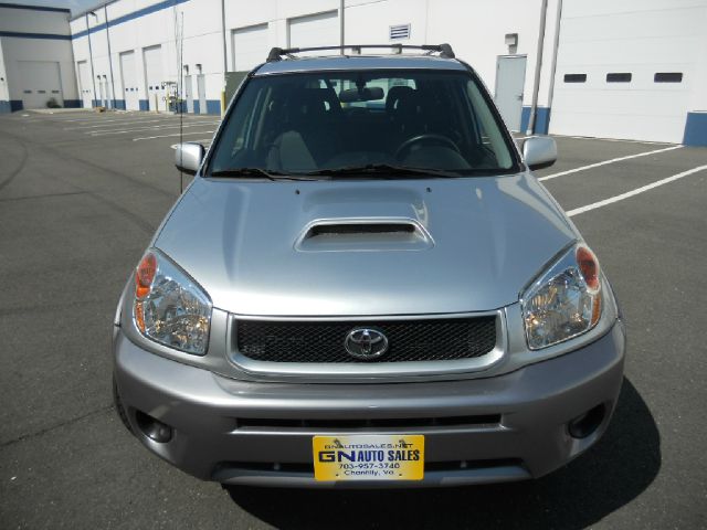 2005 Toyota RAV4 Ram 3500 Diesel 2-WD