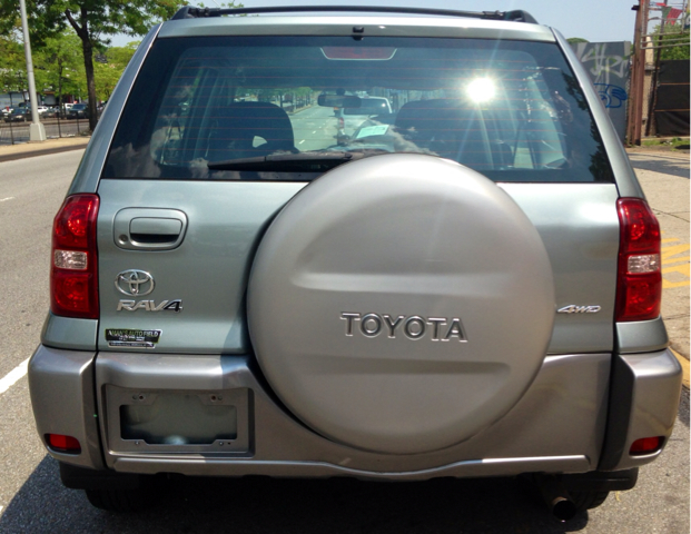 2005 Toyota RAV4 Ram 3500 Diesel 2-WD