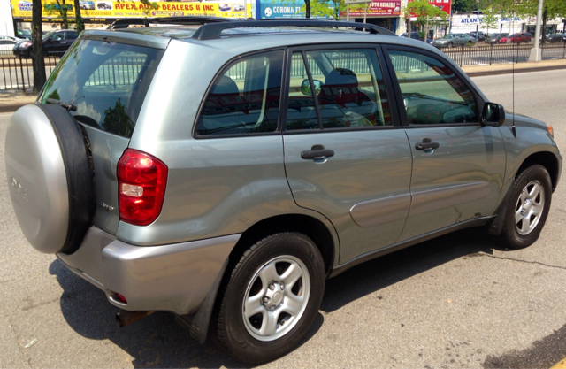 2005 Toyota RAV4 Ram 3500 Diesel 2-WD