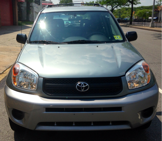 2005 Toyota RAV4 Ram 3500 Diesel 2-WD