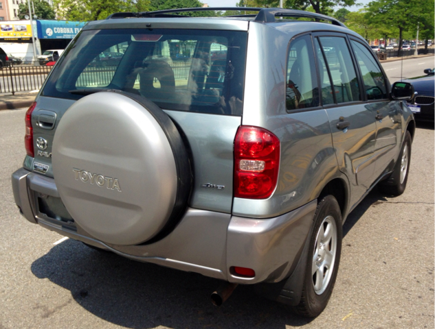 2005 Toyota RAV4 Ram 3500 Diesel 2-WD