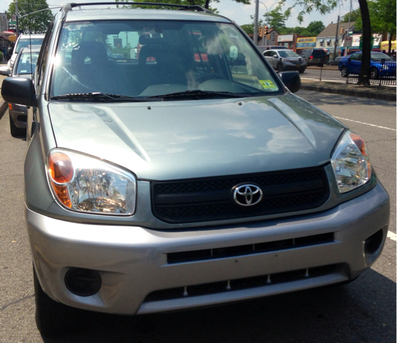 2005 Toyota RAV4 Ram 3500 Diesel 2-WD