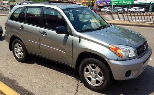 2005 Toyota RAV4 Ram 3500 Diesel 2-WD