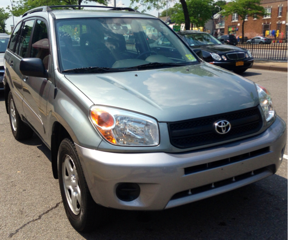 2005 Toyota RAV4 Ram 3500 Diesel 2-WD