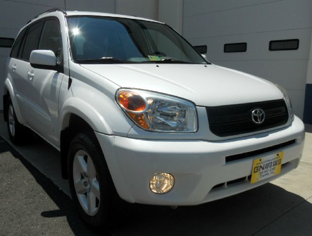 2005 Toyota RAV4 Ram 3500 Diesel 2-WD