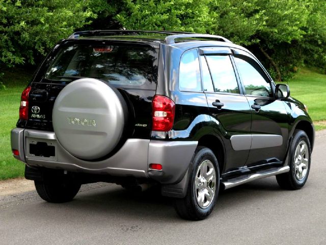 2005 Toyota RAV4 GLS TDI Sedan 4D