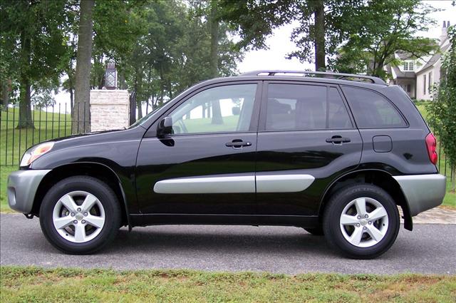 2005 Toyota RAV4 2dr Cpe 328xi AWD