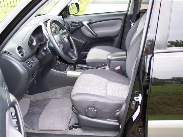 2005 Toyota RAV4 2dr Cpe 328xi AWD