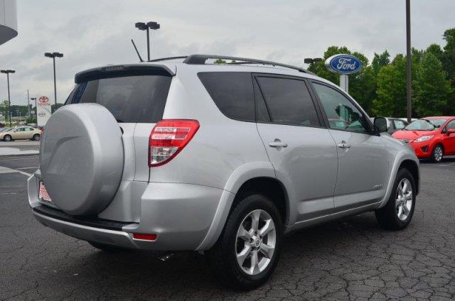 2009 Toyota RAV4 SLT 25