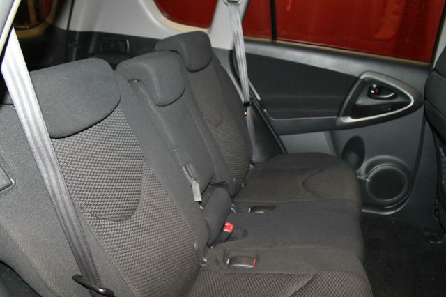 2009 Toyota RAV4 SE V-6