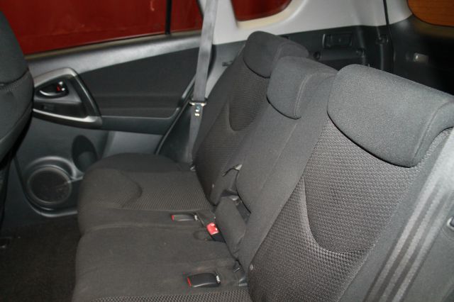 2009 Toyota RAV4 SE V-6