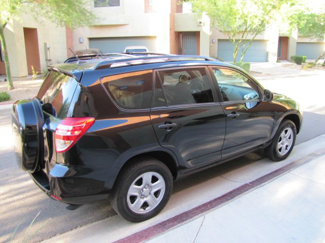 2010 Toyota RAV4 FWD LT W/2lt