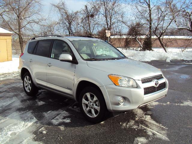 2010 Toyota RAV4 SLT 25