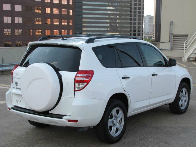 2010 Toyota RAV4 4dr Manual 4WD (natl)