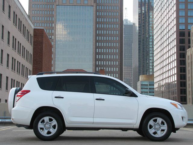 2010 Toyota RAV4 4dr Manual 4WD (natl)