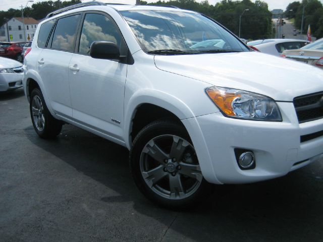 2010 Toyota RAV4 SE V-6