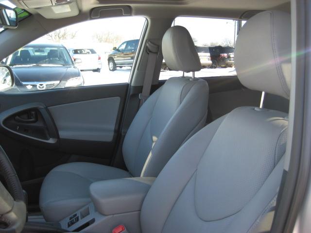 2010 Toyota RAV4 SLT 25