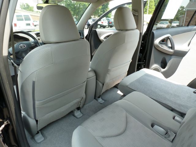 2010 Toyota RAV4 5dr LE (natl) Van