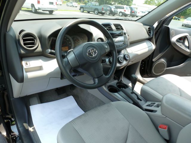 2010 Toyota RAV4 5dr LE (natl) Van