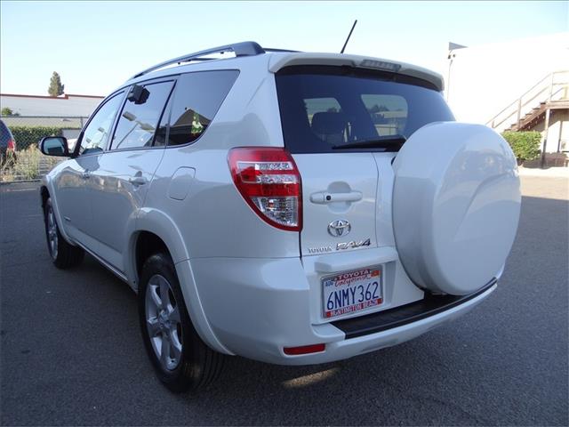 2010 Toyota RAV4 Sltcrewcab 4X4