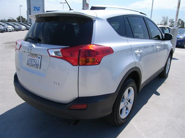 2013 Toyota RAV4 SEL Sport Utility 4D